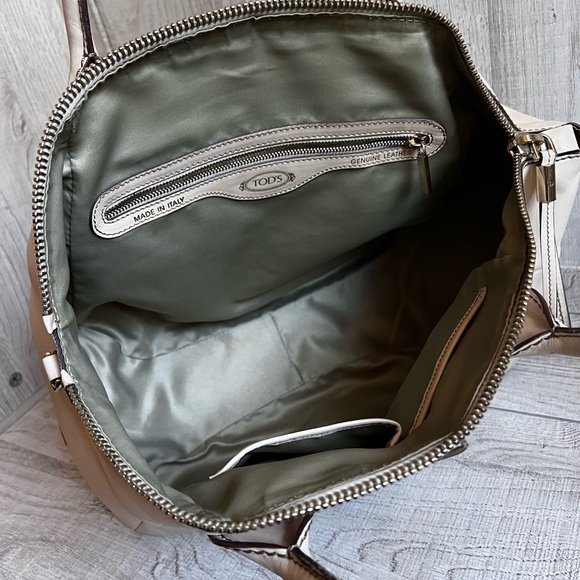 Tod's Convertible D-Styling Bauletto Bag - Picture 8 of 10